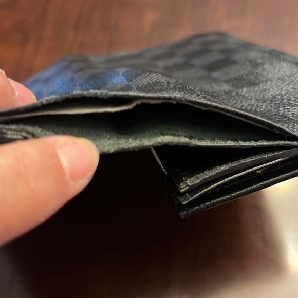 Louis Vuitton wallet authentic - Picture 7 of 8